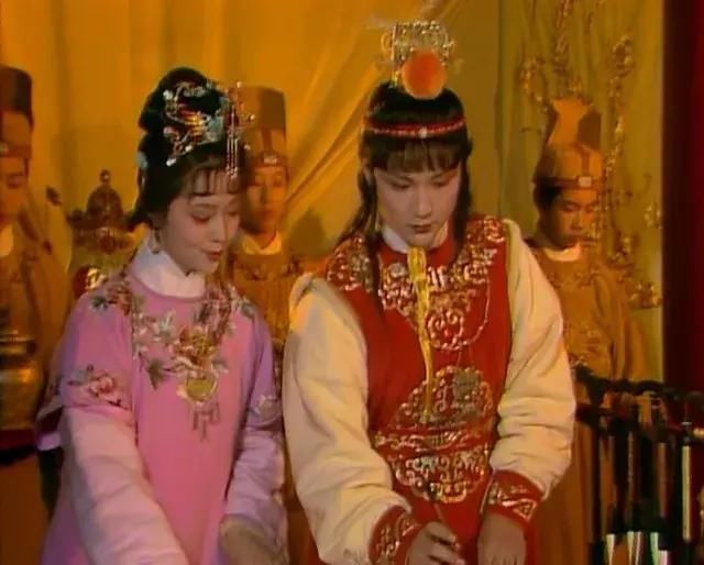 安徽阜阳:元宵节时代生果需求兴旺 价钱稳中有降:太阳成官网(图2) 太阳集团tyc