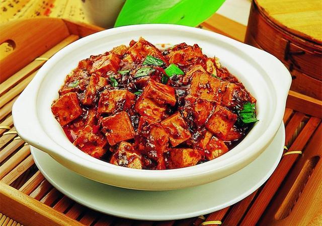 “太阳成官网”家里适合养什么花?这七种花一年四季都适合养家里!(图2) 太阳成官网