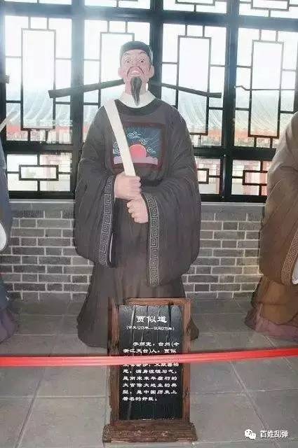 “太阳成官网”王宝强身形消瘦 竟然没有一件衣服是合身(图2) 太阳成官网